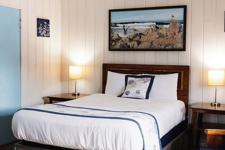 Tillicum Beach Motel (Deanes Oceanfront Lodge)