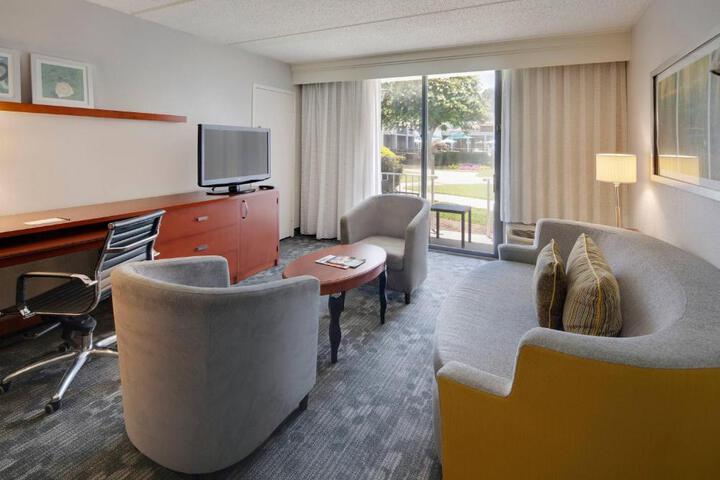 Courtyard by Marriott Atlanta Windy Hill / Ballpark