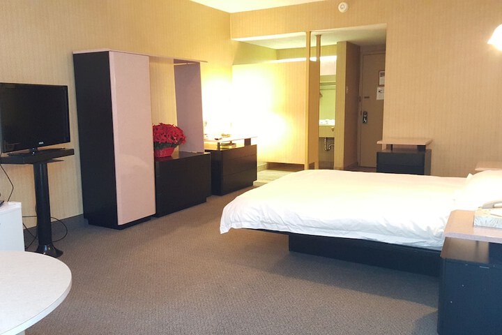 Room 17 of 52