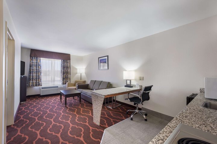 Room 25 of 36