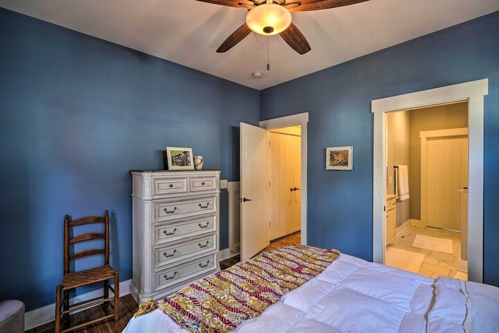 Cozy Southern Pines Retreat 1 Mi to Downtown!