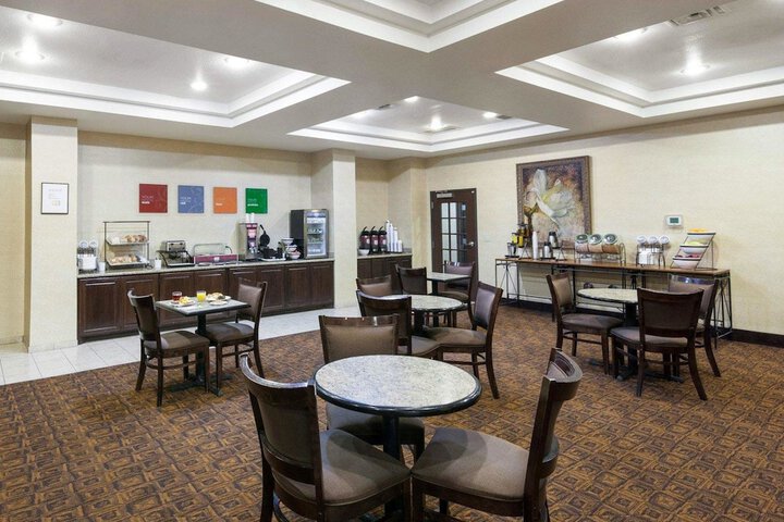 Comfort Inn & Suites Regional Medical Center