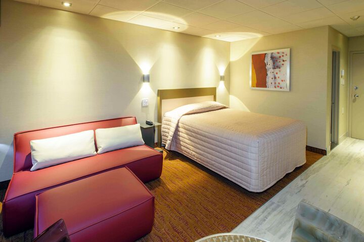 Room 10 of 78