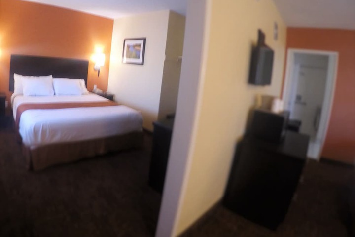 Room 16 of 34