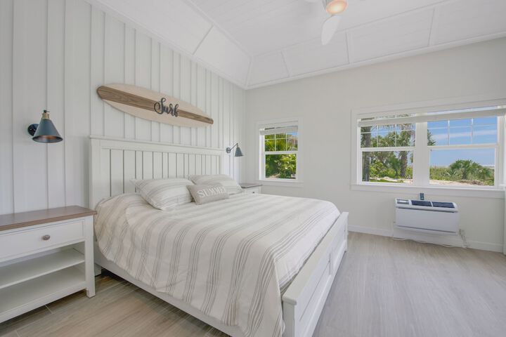 Casey Key Resorts - Beachfront