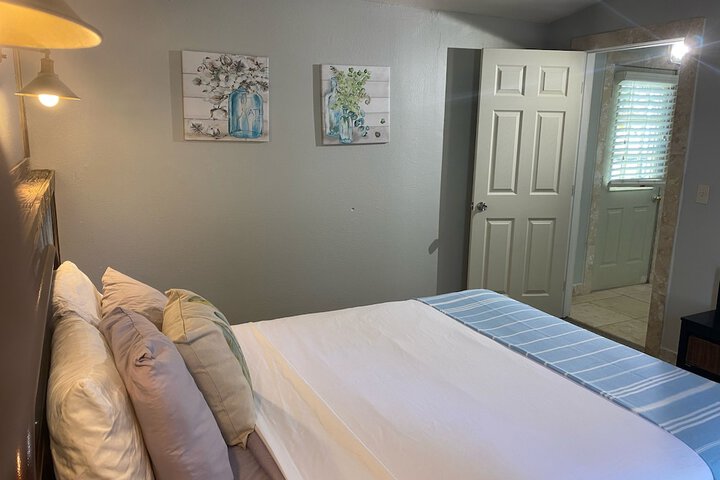 Room 32 of 146