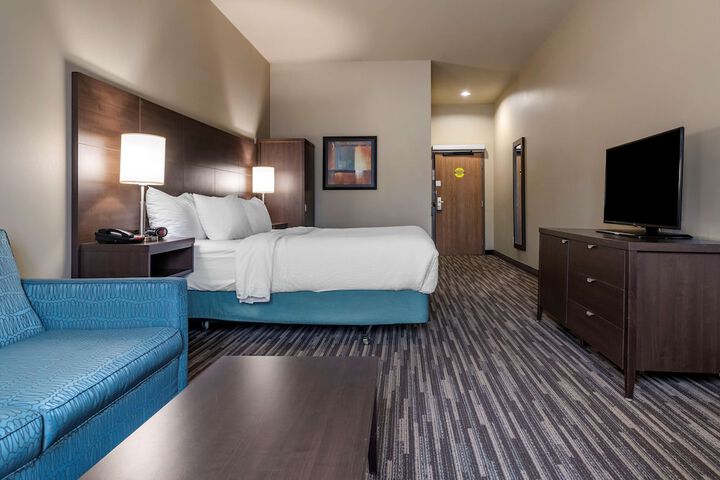 Room 33 of 72
