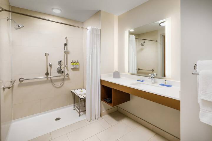 Holiday Inn Express & Suites Oakhurst - Yosemite Park Area by IHG