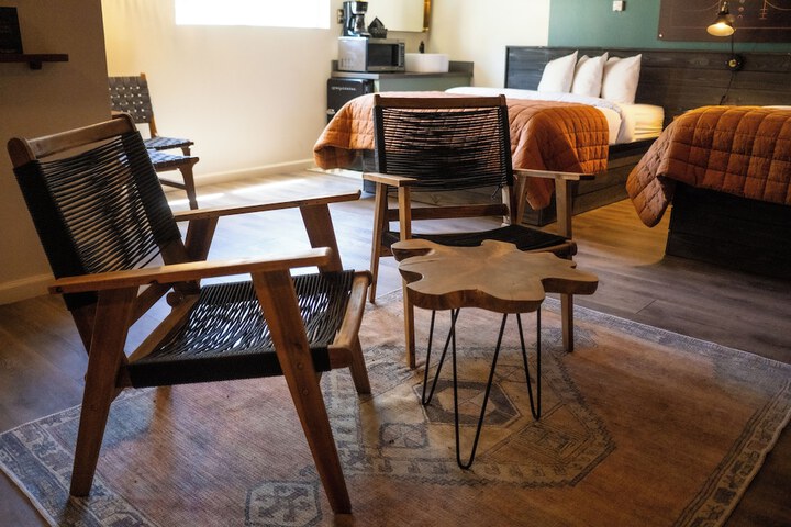 Room 14 of 93