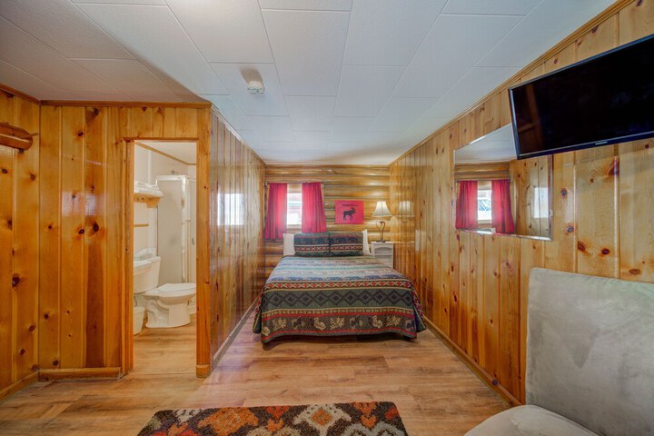 Sportsmans Lodge