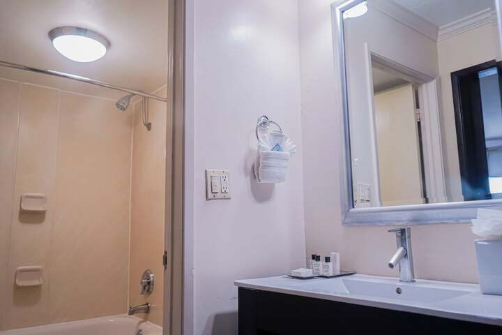 Room 25 of 49