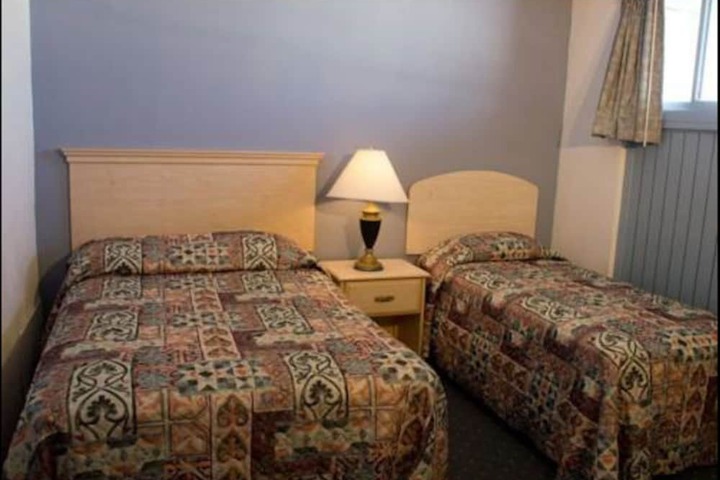 Room 12 of 18