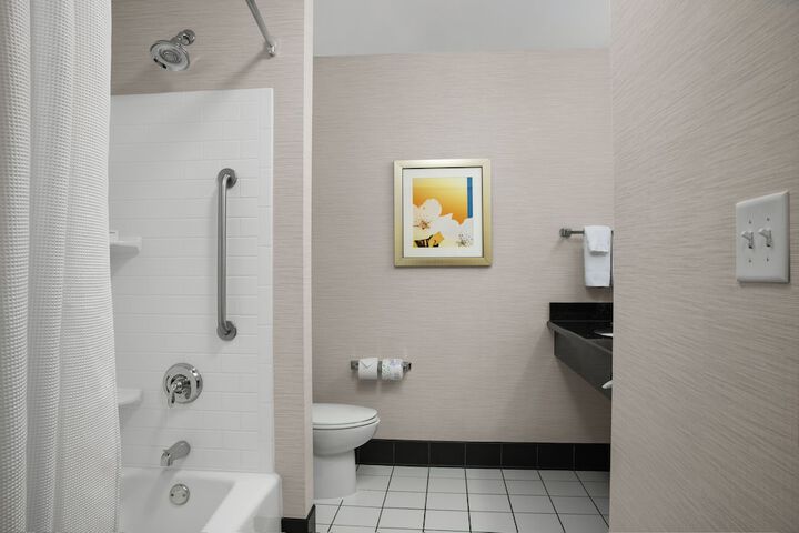 Room 34 of 60