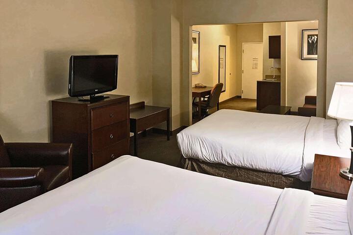 Spark by Hilton Catoosa Tulsa