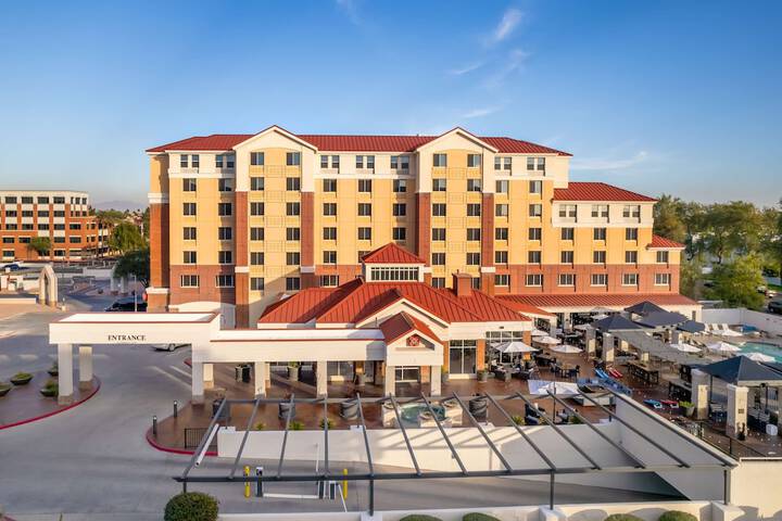 Hotel 2 of 77
