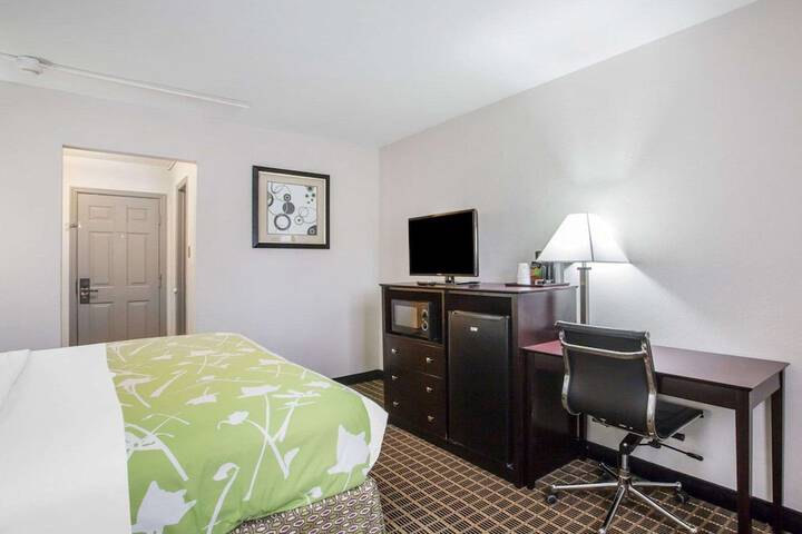 Room 16 of 26