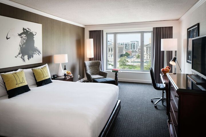 The Logan Philadelphia Curio Collection by Hilton