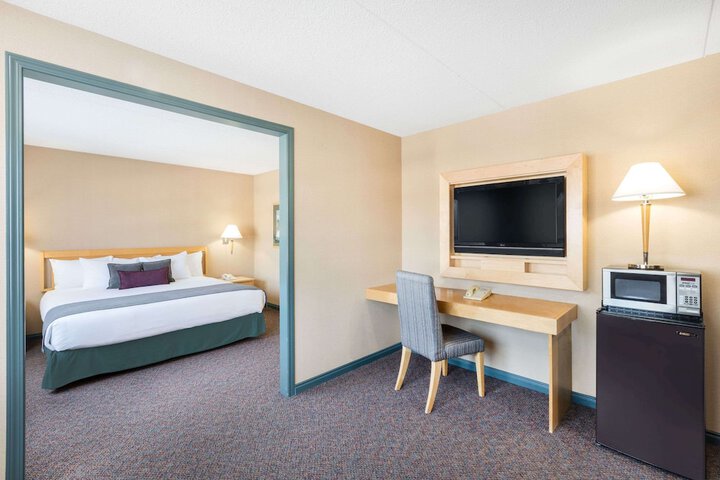 Room 30 of 41