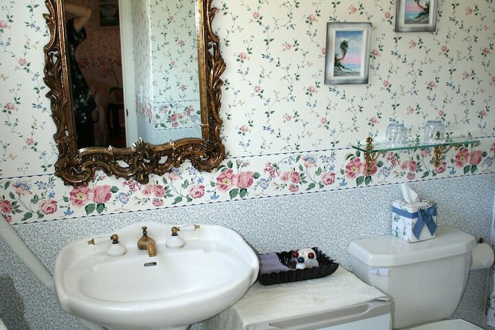 Room 16 of 84