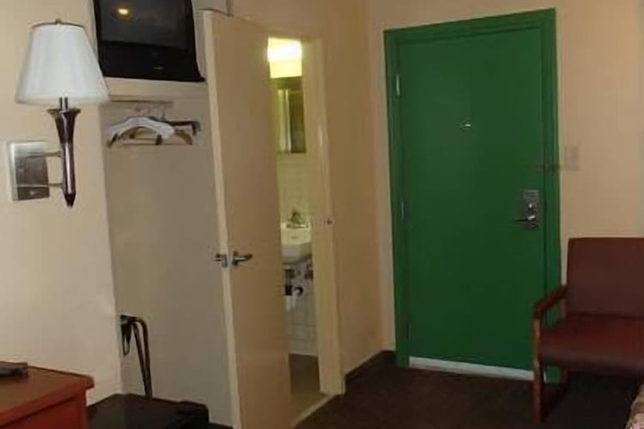 Room 7 of 26