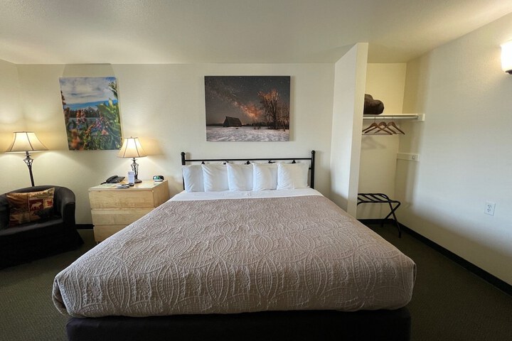 Antlers Inn