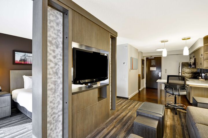 Room 32 of 63