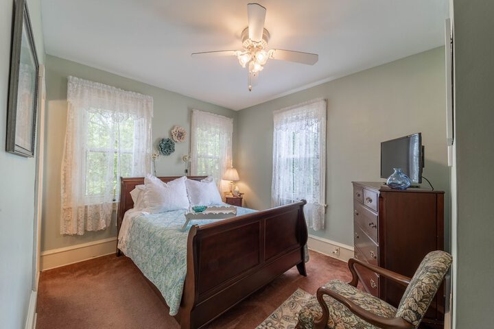 Room 18 of 34