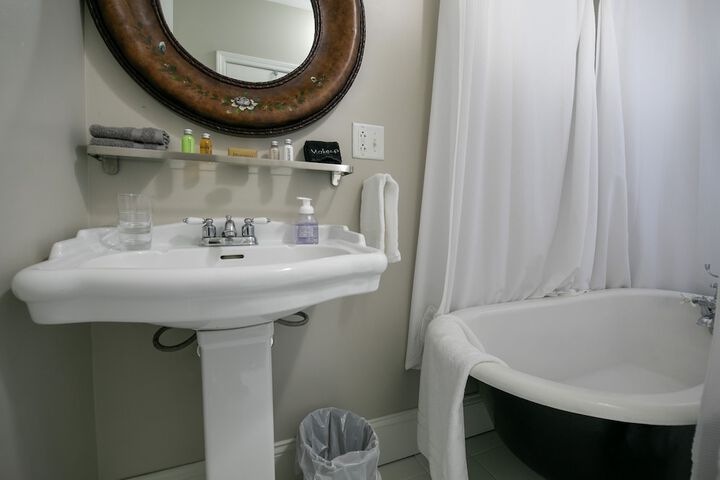 Room 15 of 29