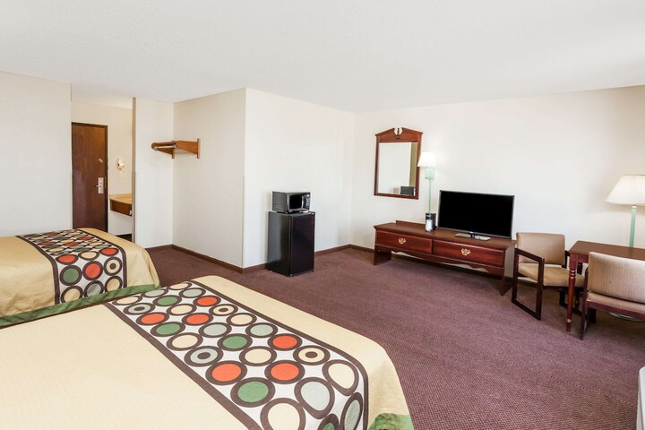 Room 11 of 19