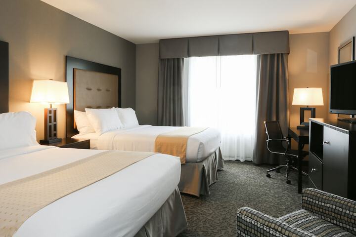 Room 25 of 103
