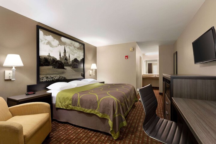 Room 22 of 37
