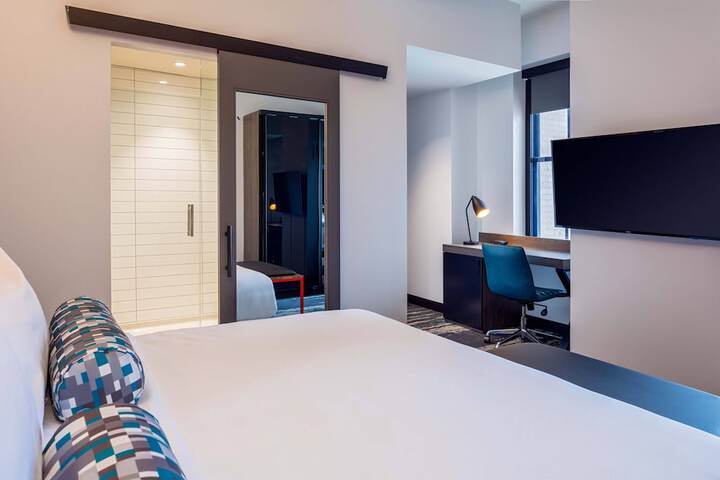 Room 21 of 39