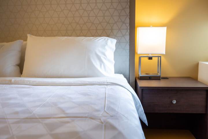 Room 53 of 159