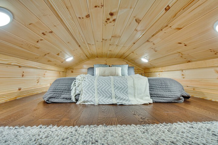 Steps to Lake Keowee: Secluded Seneca Sanctuary!
