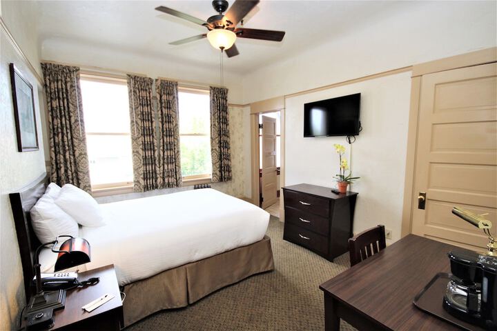 Room 25 of 51