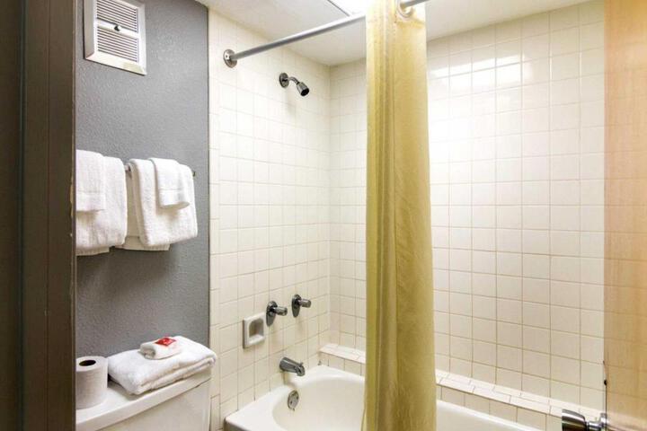 Econo Lodge Wichita Falls Downtown