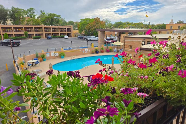 El Sendero Inn an Ascend Collection Hotel