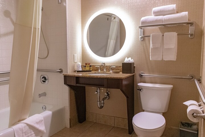 Room 20 of 33