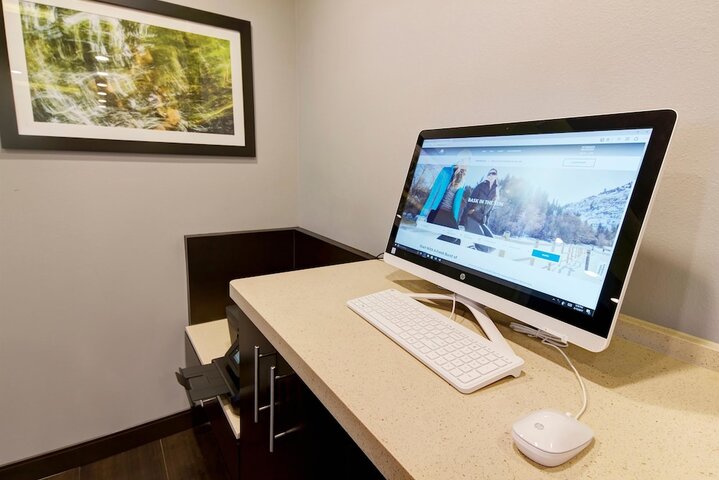 Business Center 43 of 43