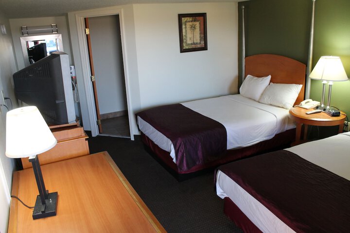 Room 9 of 19