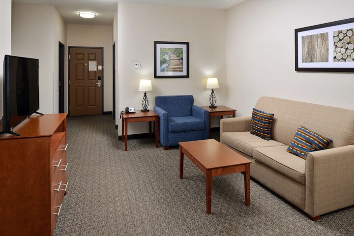 Room 17 of 40