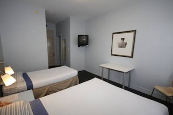Room 9 of 15