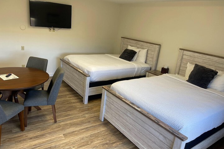 Room 12 of 30