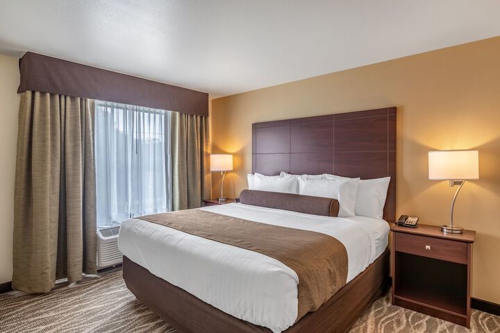 Cobblestone Inn & Suites - Fairfield Bay