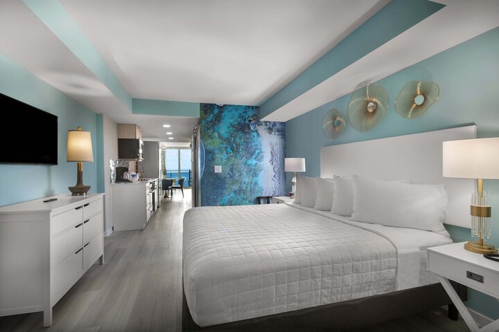Crown Reef Beach Resort and Waterpark