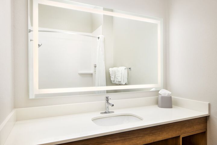 Holiday Inn Express & Suites Wheeling by IHG