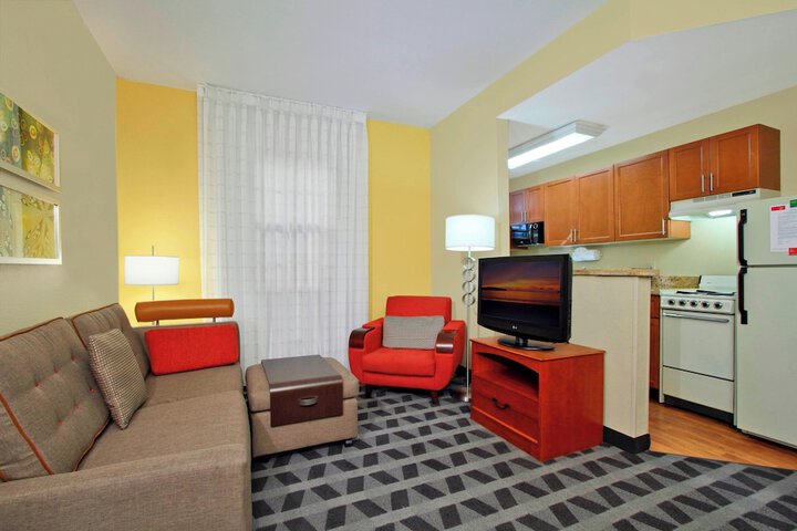 Room 18 of 28