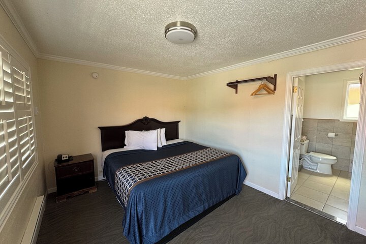 Room 19 of 28