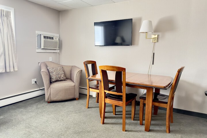 Room 21 of 35