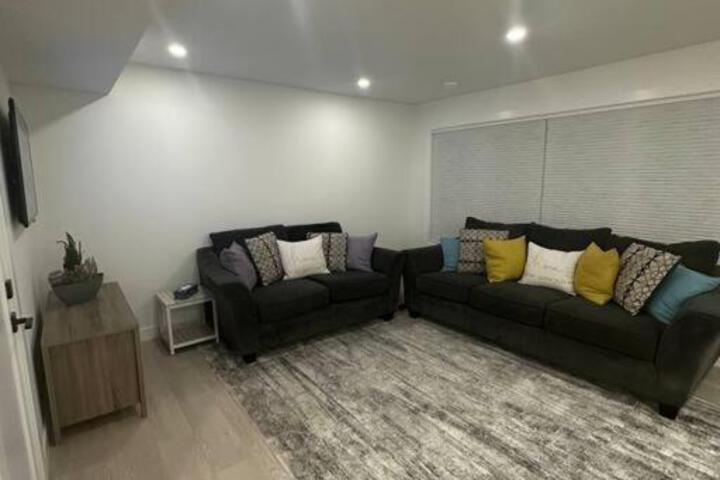 The Royal Bay Escape: Cozy 2 bedrooms garden suite